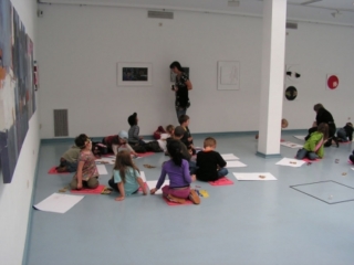 2008_ASK_Ue60trifftU6_23