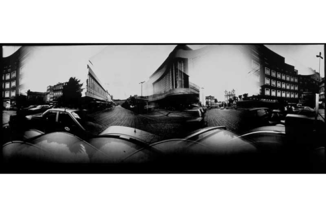 Jochen Dietrich: Cine Batalha, aus der Serie / From the „Cine Teatros de Portugal“ series, Silbergelatinepapier / silver gelatine print, 30 x 80 cm, 1997 Jochen Dietrich: Cine Batalha, aus der Serie / From the „Cine Teatros de Portugal“ series, Silbergelatinepapier / silver gelatine print, 30 x 80 cm, 1997