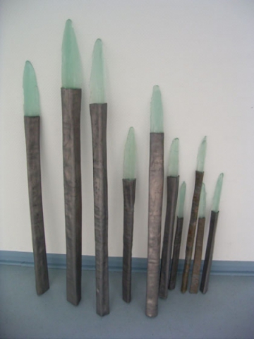 Petra Oberhaeuser. Lanzen aus Blei und Glas, 40 - 100 cm, 2005 Petra Oberhaeuser. Lanzen aus Blei und Glas, 40 - 100 cm, 2005