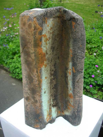 Helga Seekamp: Ohne Titel / Untitled, Terracotta/Raku / Terra cotta, raku, 30 x 16 x 16 cm, 2005